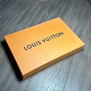 Louis Vuitton Purse Box & Dust Bag